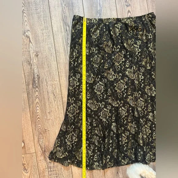 Vintage Vanity Fair Black and Gold Metallic Lace Midi Skirt size 18 - Picture 4 of 6